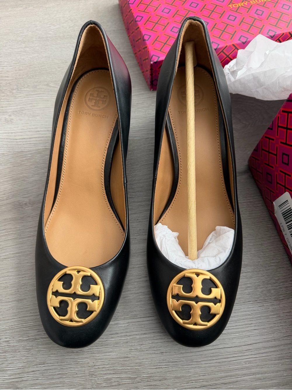 Tory Burch Women's Chelsea 50MM Pump (Perfect Black, Size 8) - Picture 6 of 8